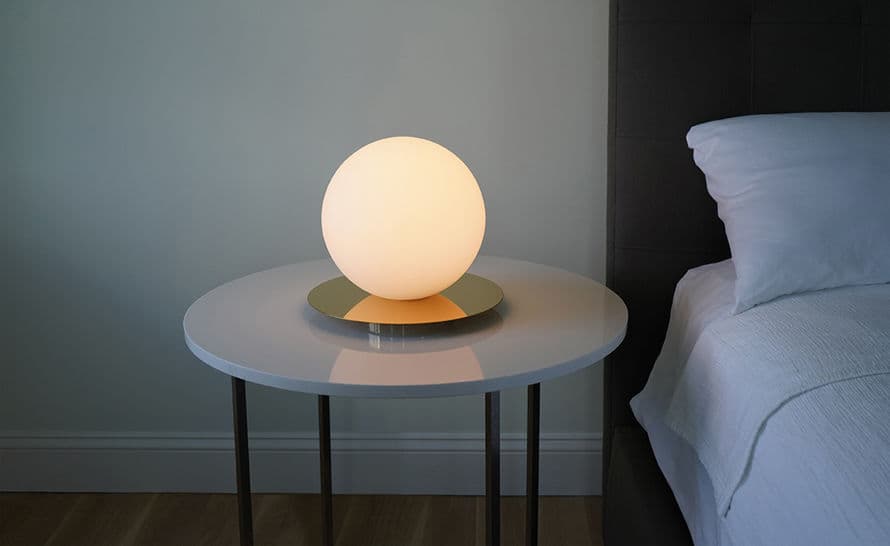 bola sphere table lamp