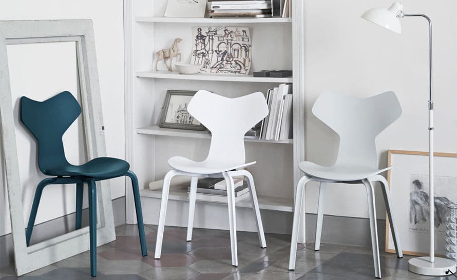 grand prix chair with wood legs