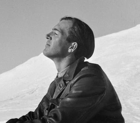 A portrait of Jørn Utzon