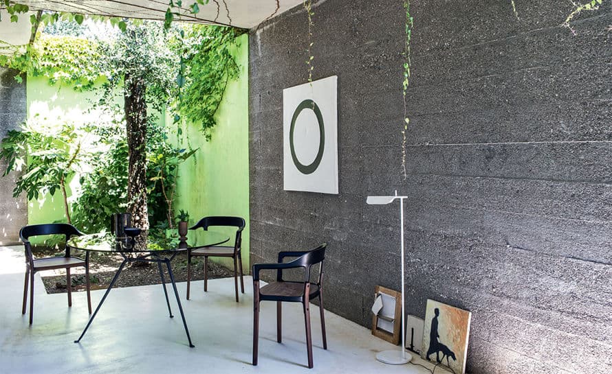 magis officina round table