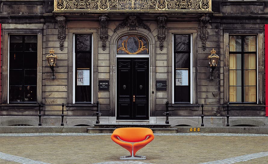 pierre paulin ribbon chair