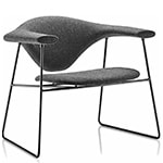 masculo lounge chair with sled base