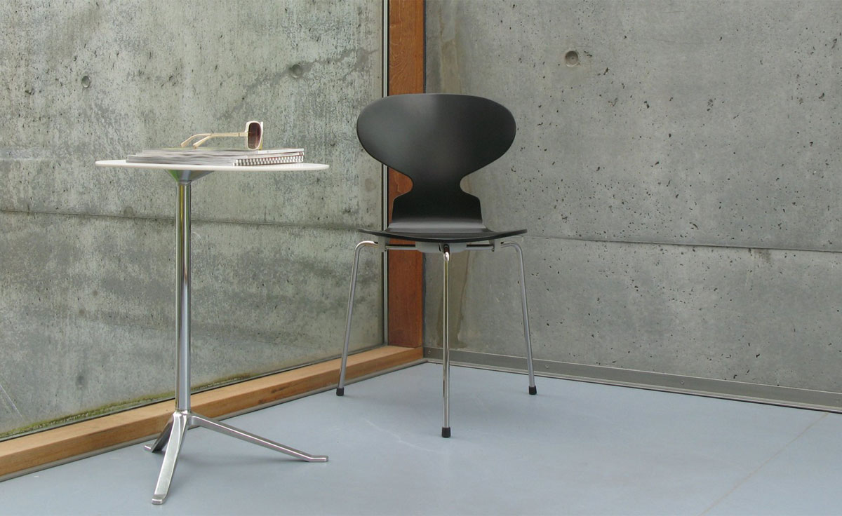 3 leg ant chair color
