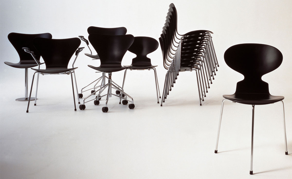3 leg ant chair color
