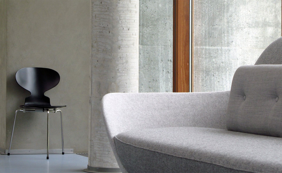 3 leg ant chair color