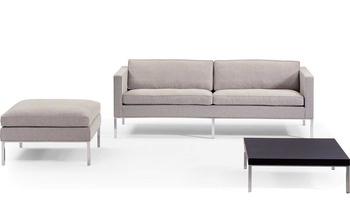 905 2.5 seat 2 cushion sofa