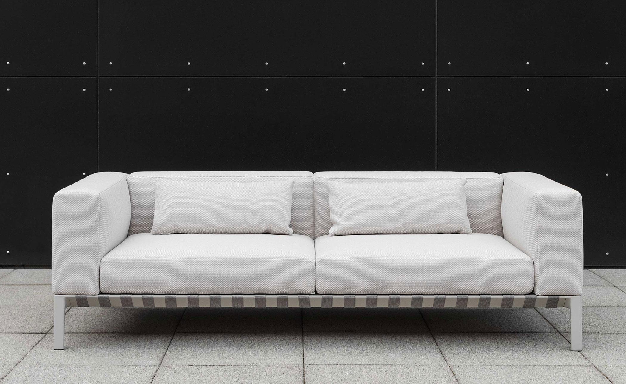 able outdoor 80 inch sofa with arms