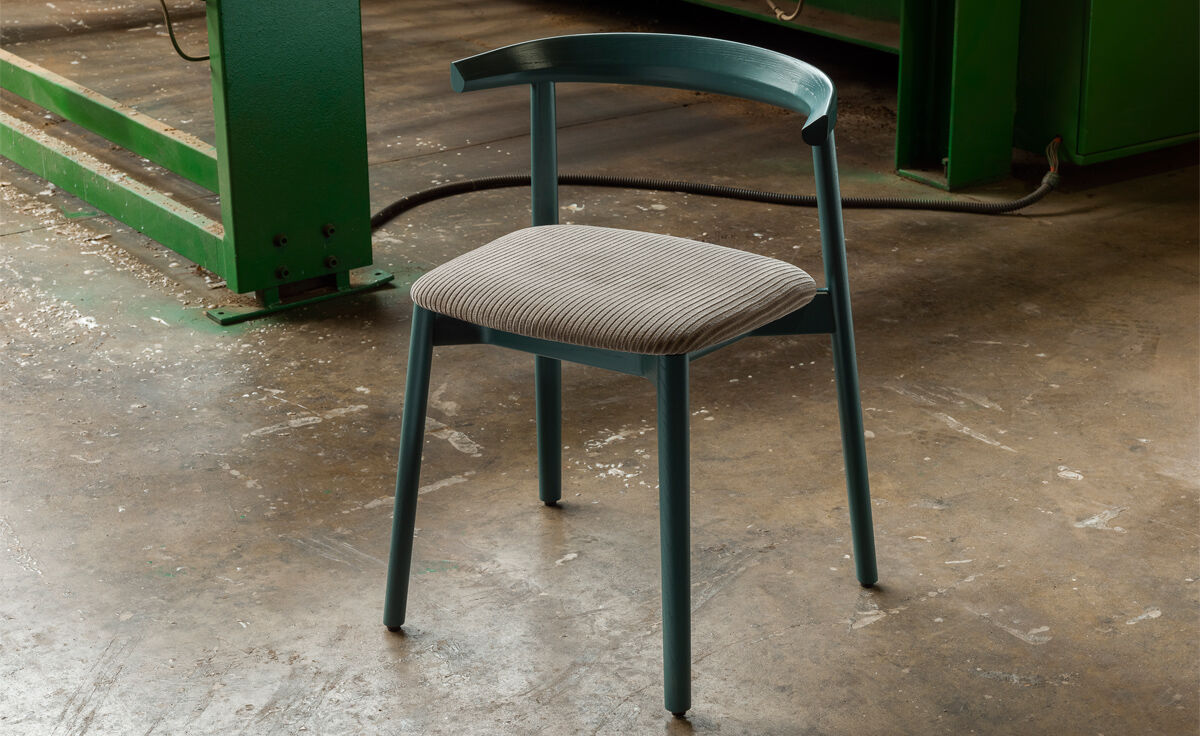 ando chair upholstered 410s