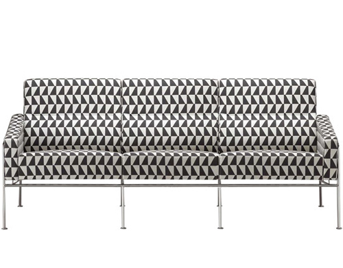 arne jacobsen series 3300 3 seat sofa