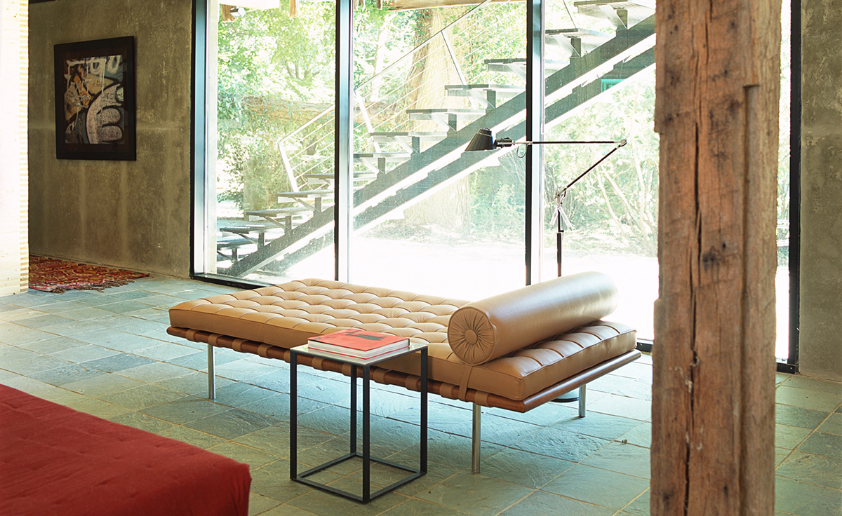 mies van der rohe barcelona couch
