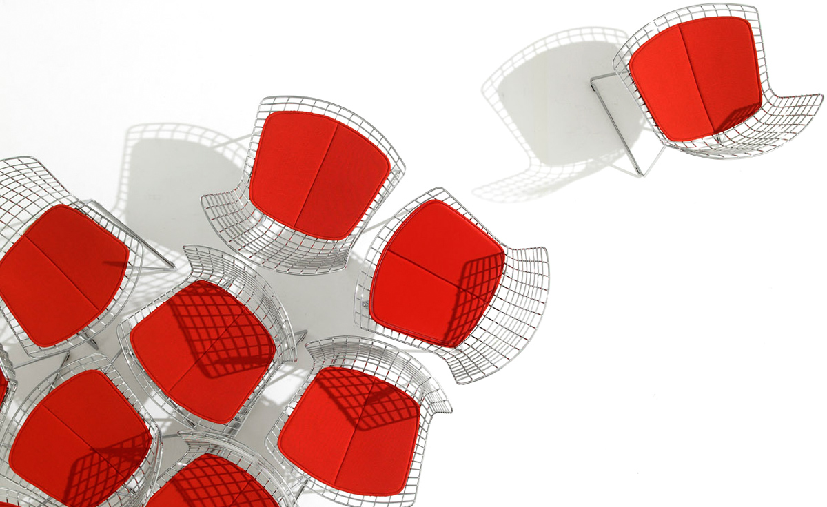 bertoia side chair with seat cushion