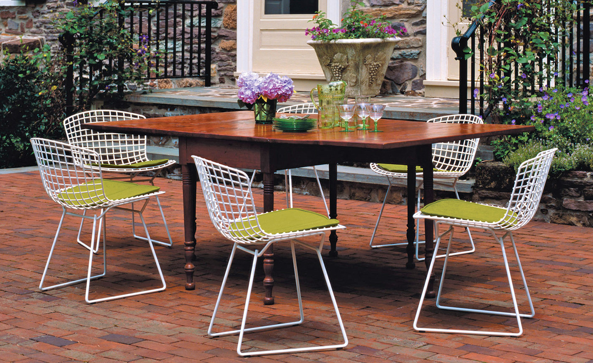 bertoia side chair with seat cushion