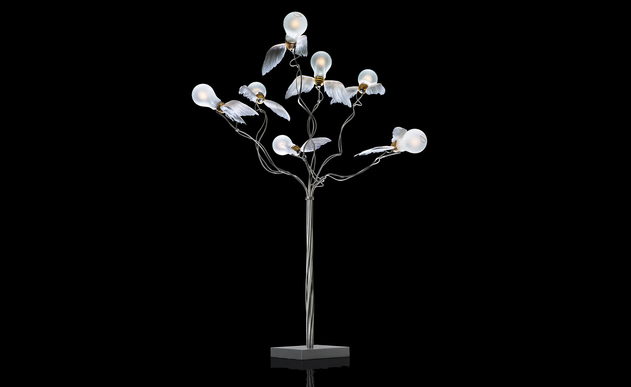 Birdie's Busch Table Lamp