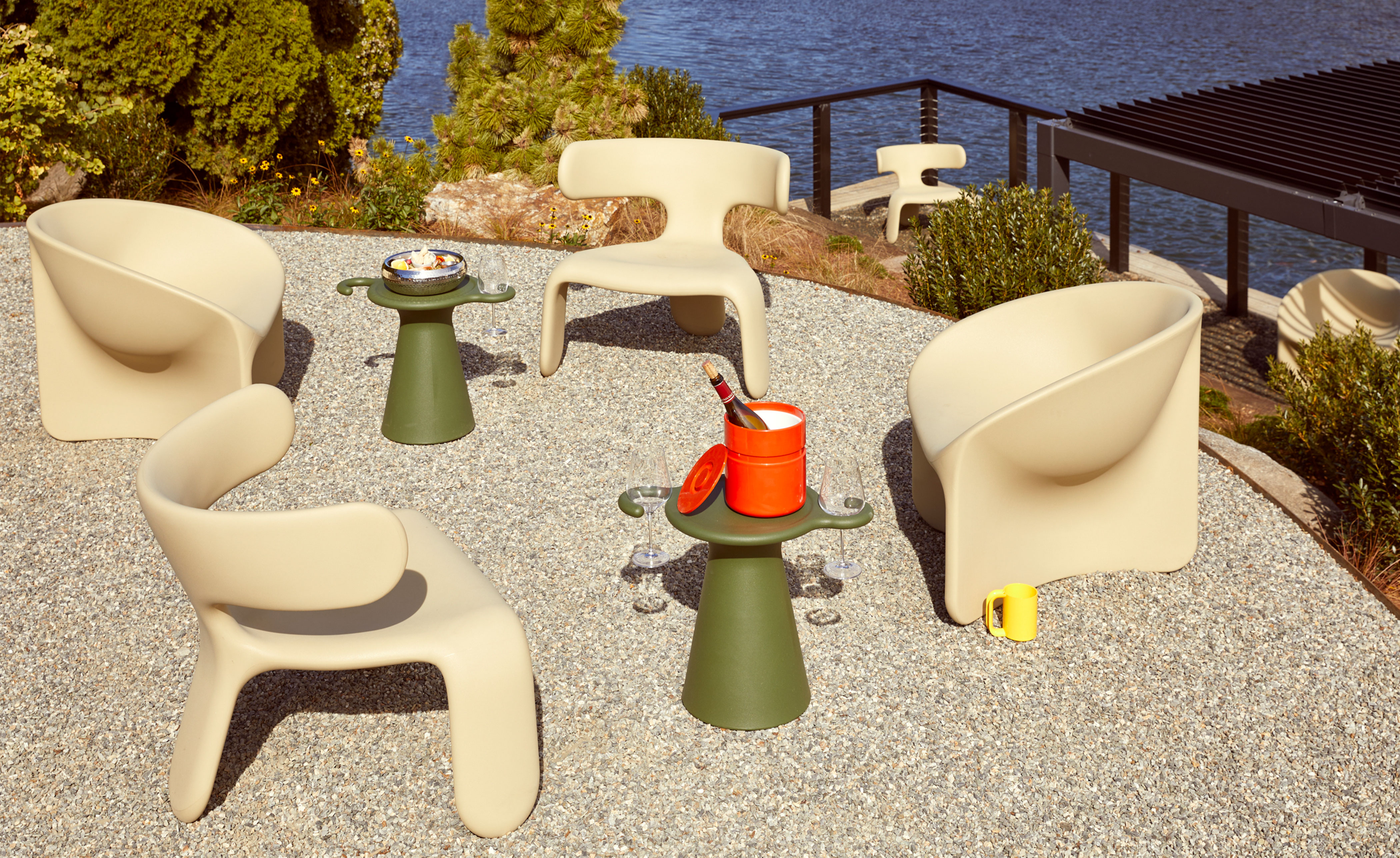 Bluff Lounge Chair