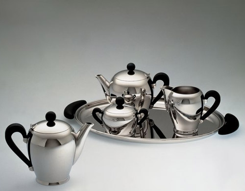 bomb&eacute; coffee pot