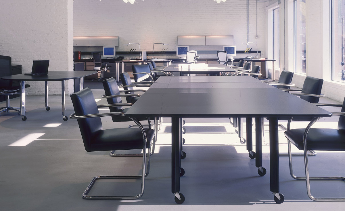 brno chair with tubular steel frame