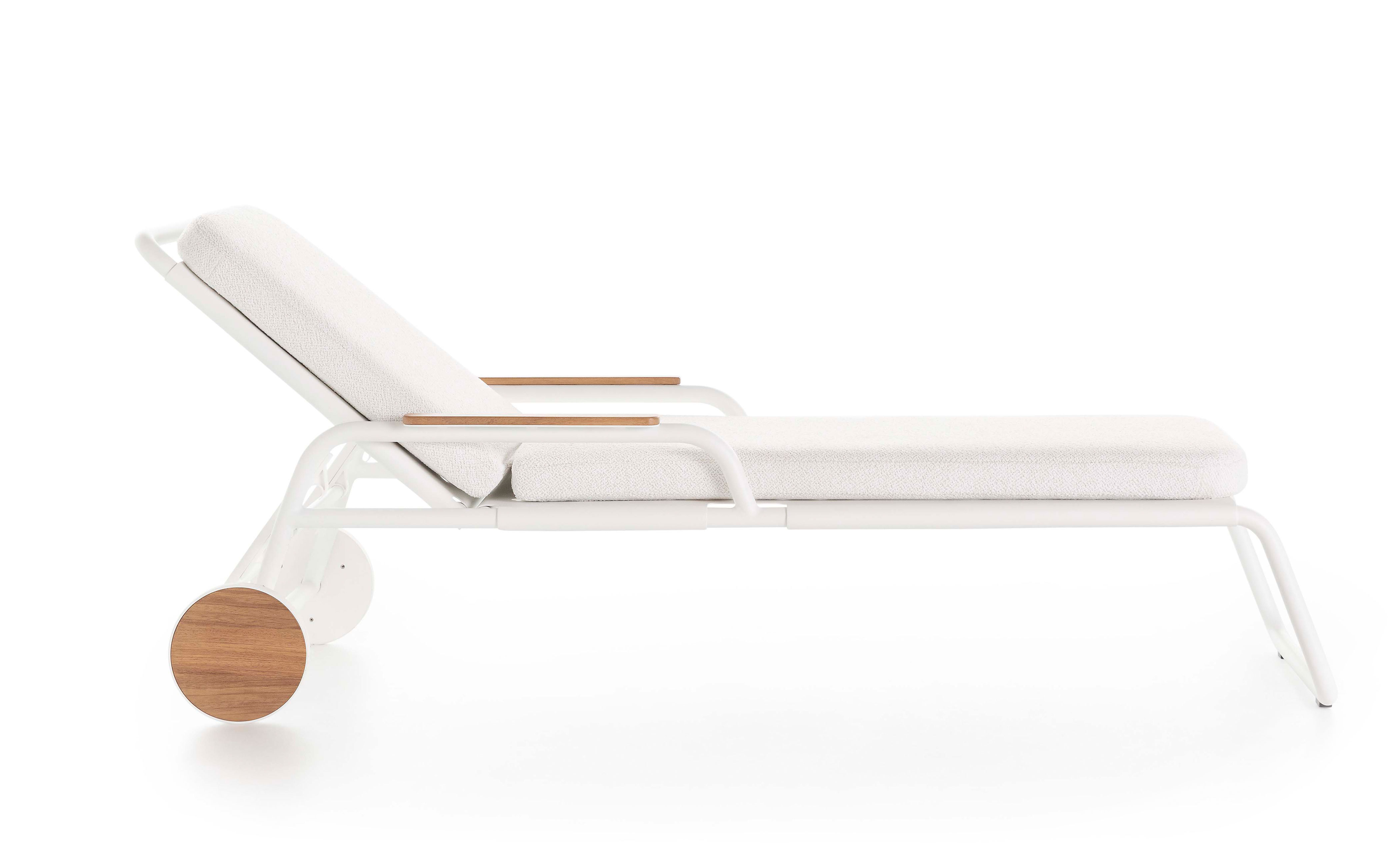 Capa Chaise Lounge