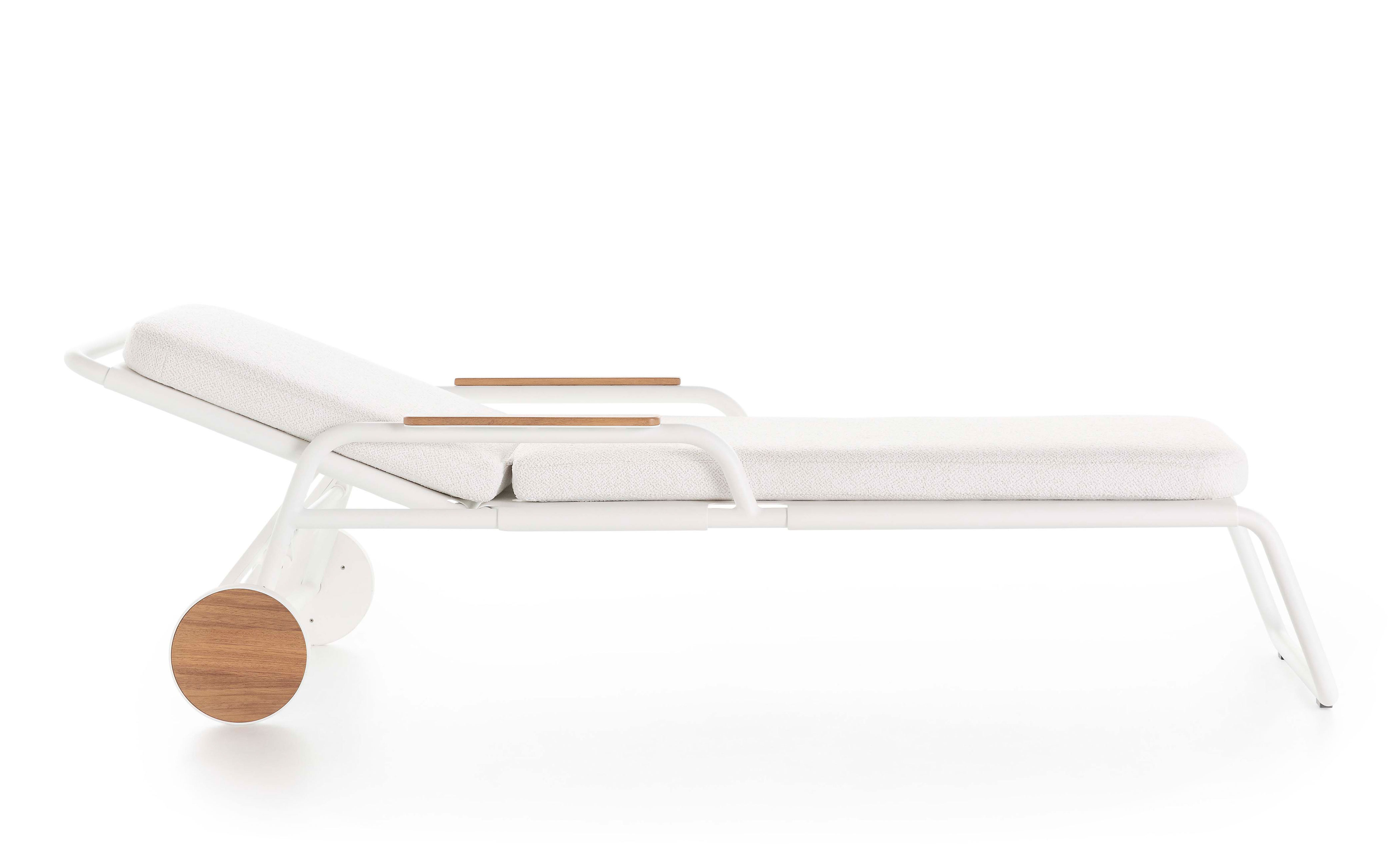 Capa Chaise Lounge