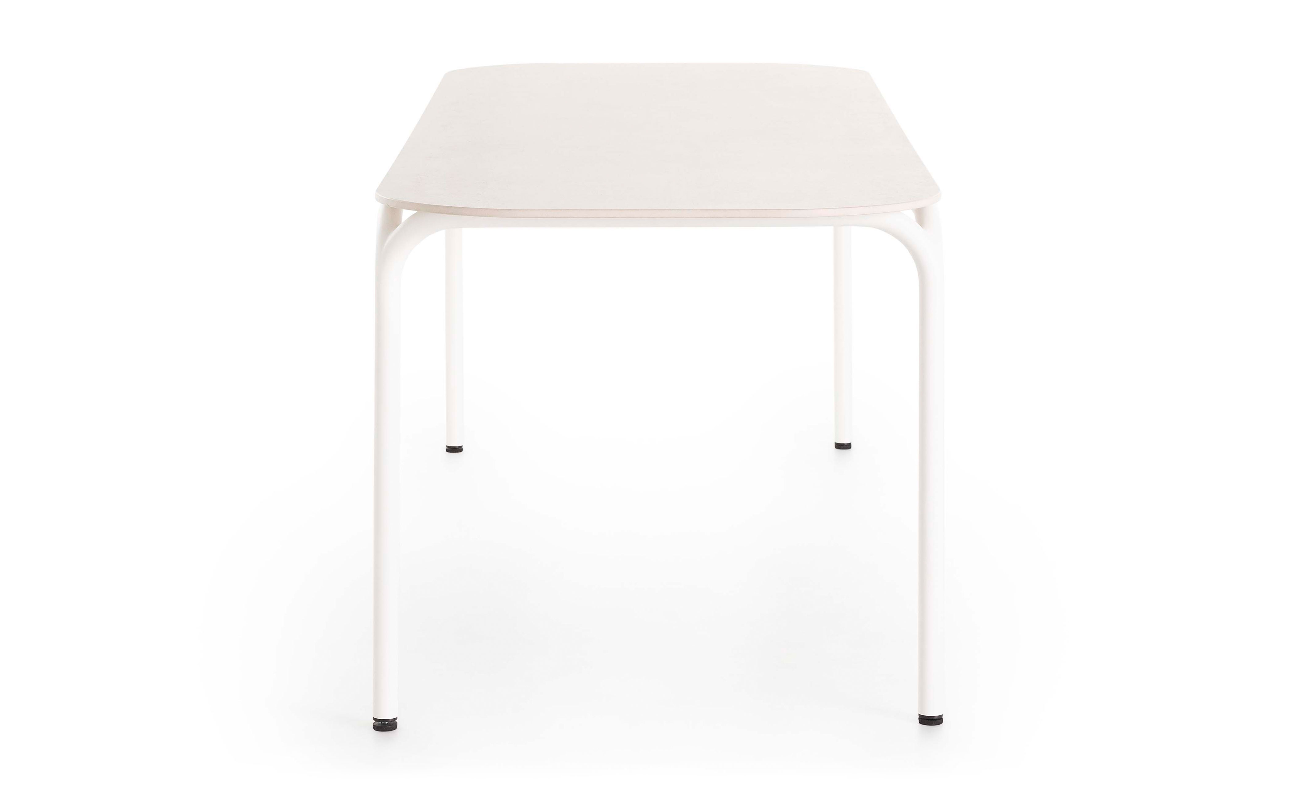 Capa Dining Table