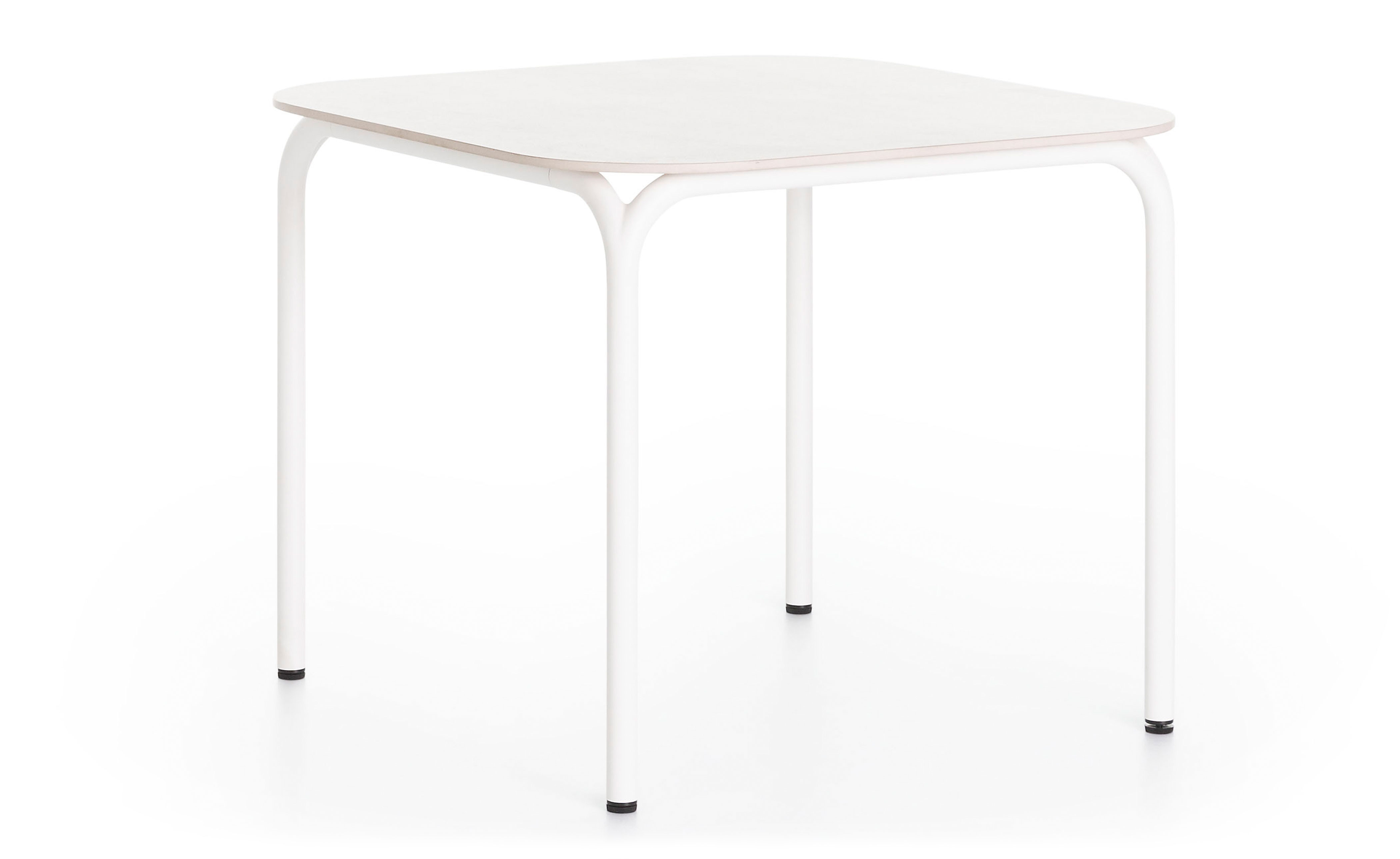 Capa Dining Table