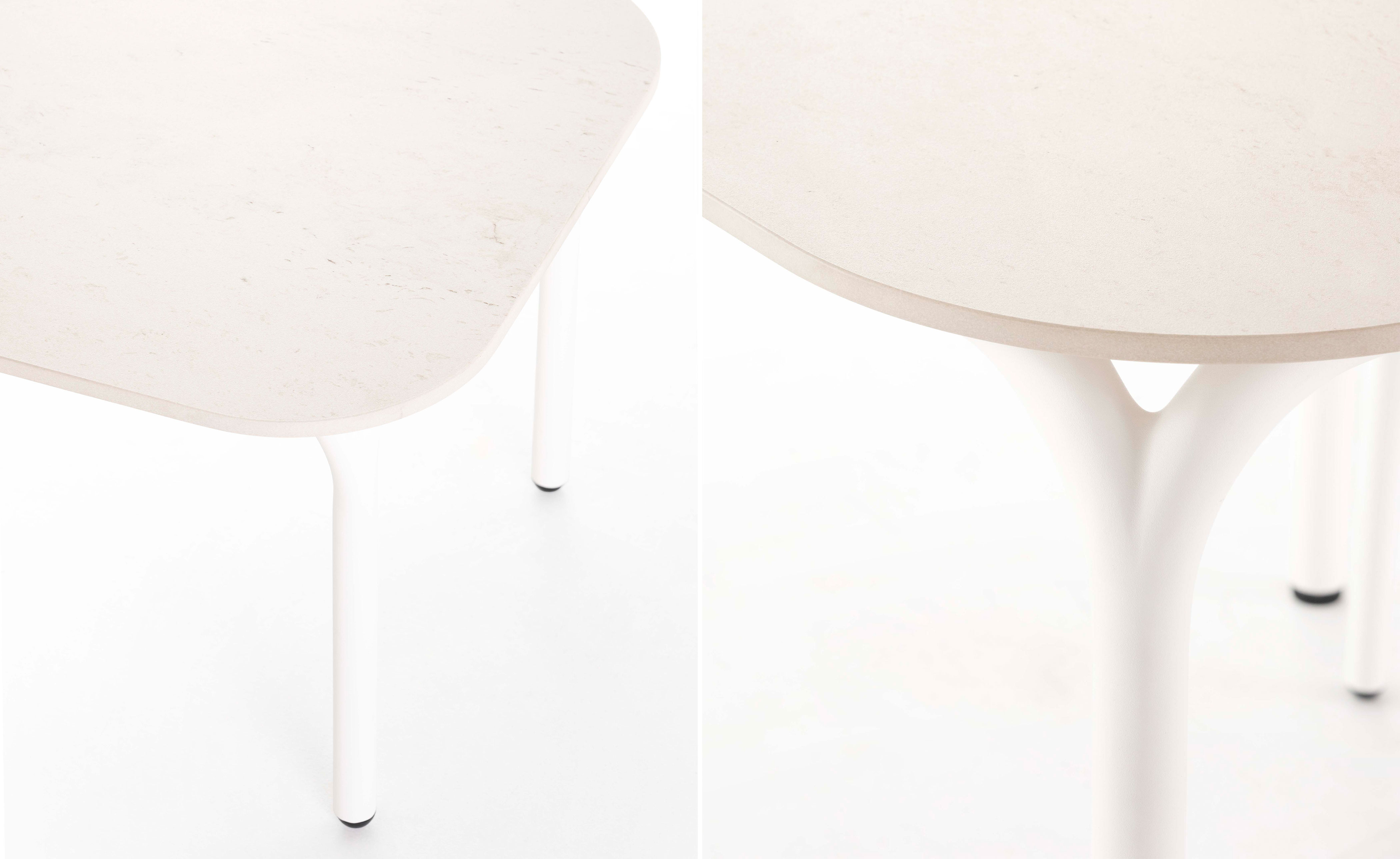 Capa Dining Table