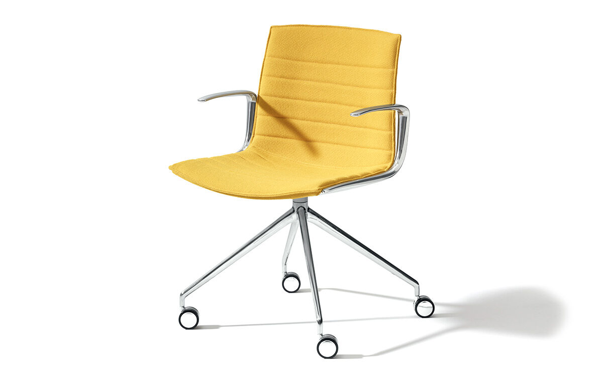 catifa up chair with trestle base
