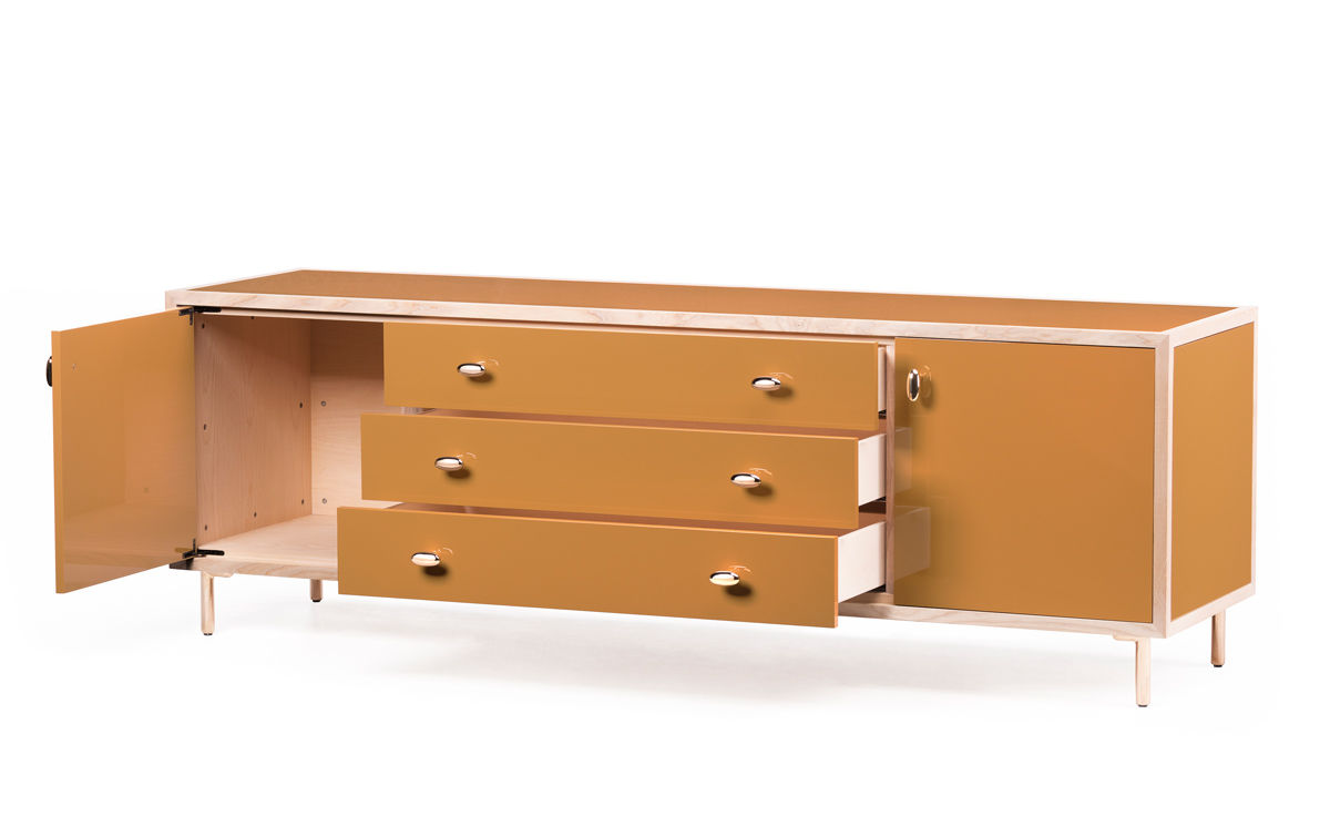 classon 2 door 3 drawer sideboard 052j