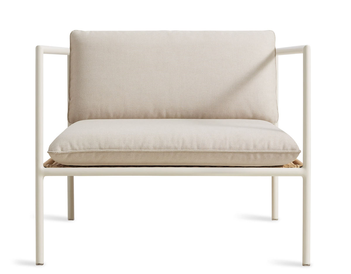 dog days outdoor lounge chair