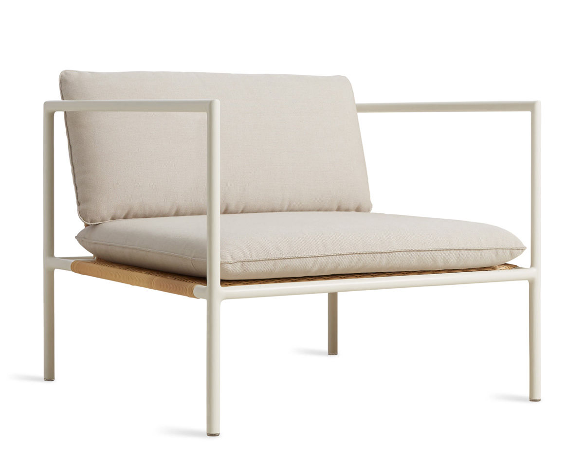 dog days outdoor lounge chair