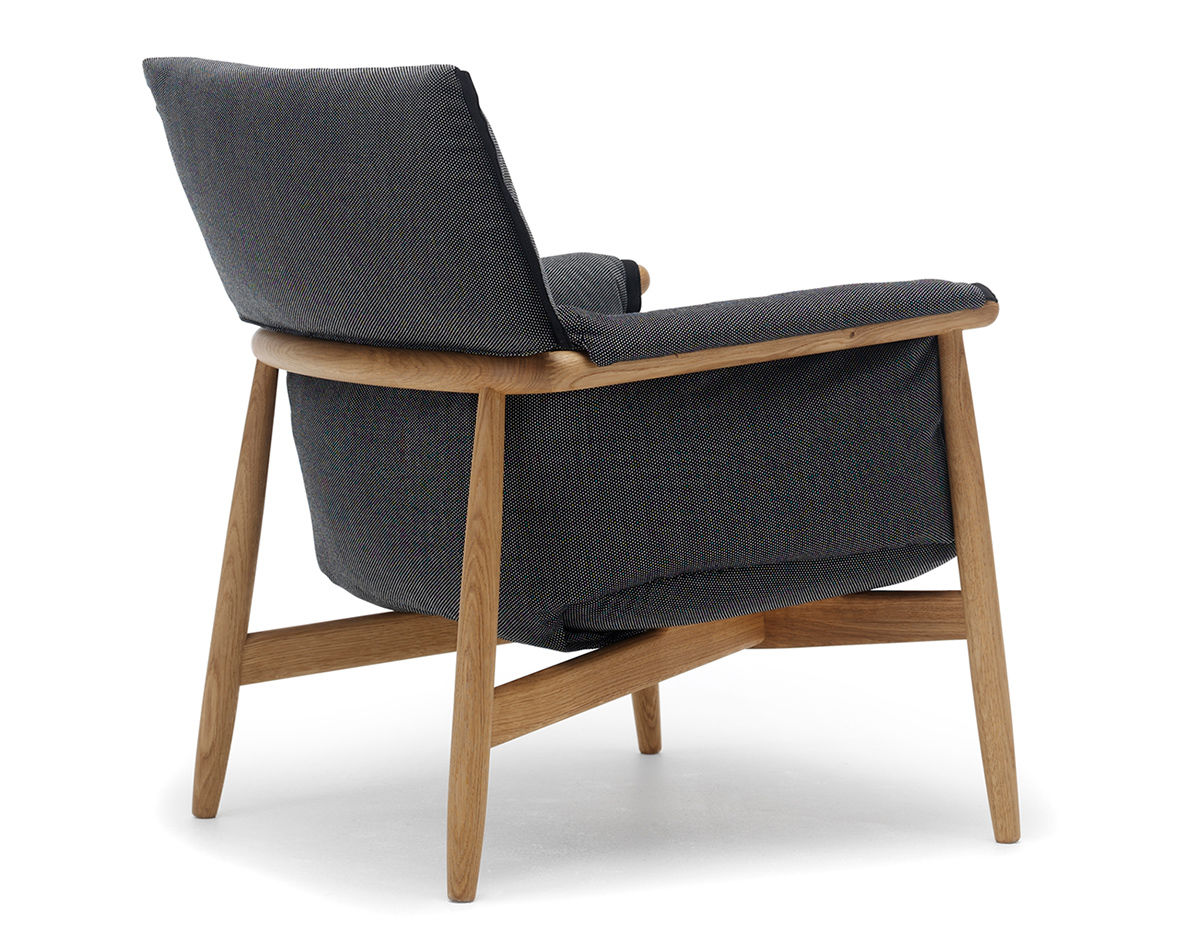e015 embrace lounge chair