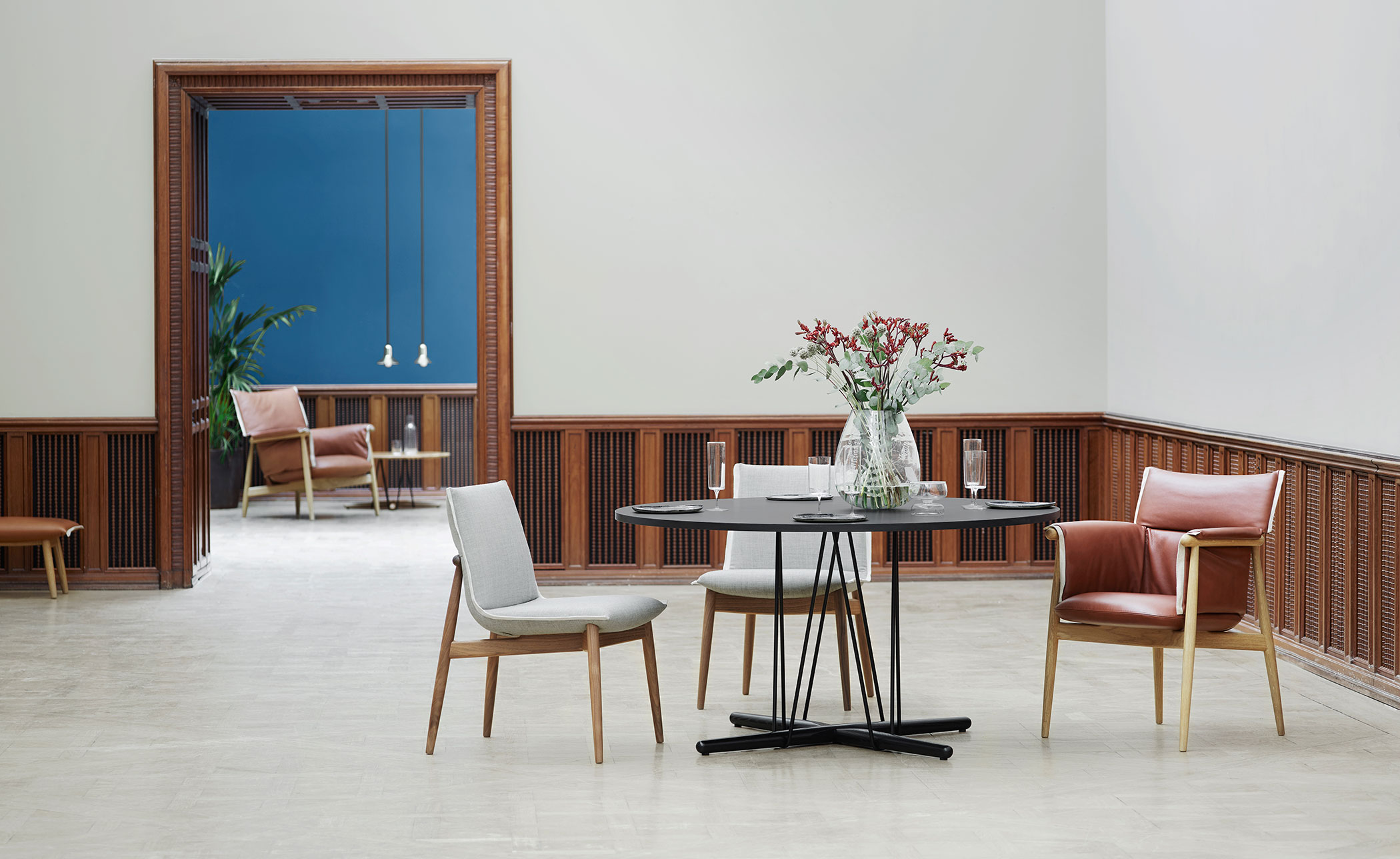 e020 embrace table