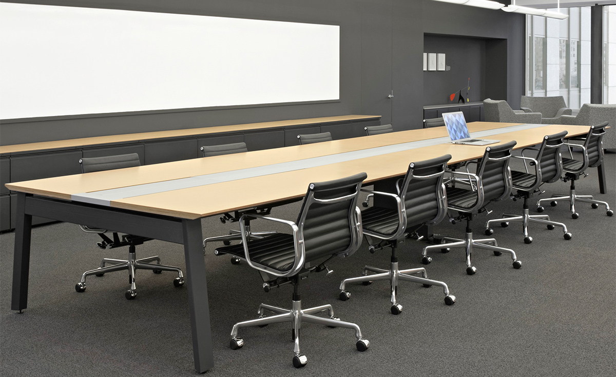 eames&reg; aluminum group management chair