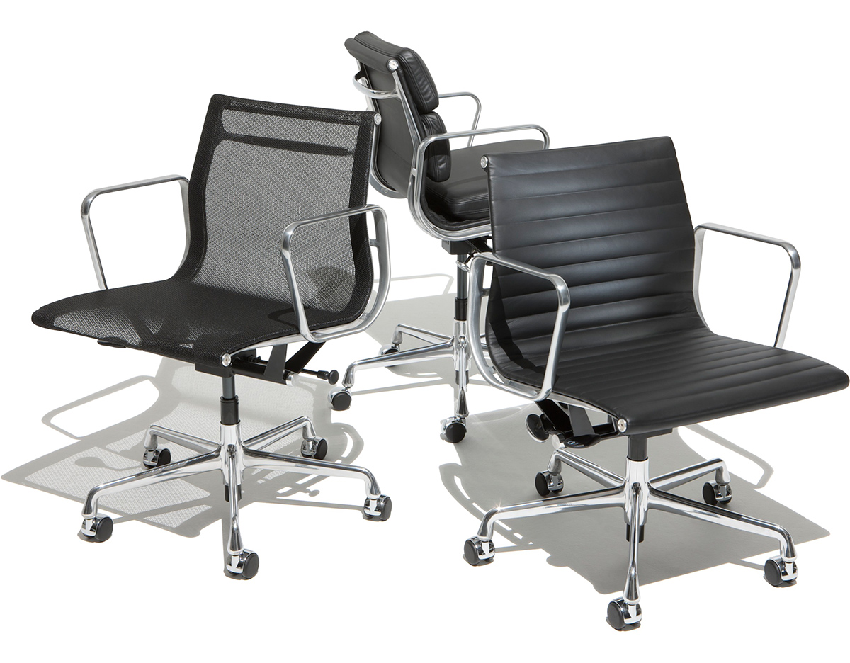 eames&reg; aluminum group management chair