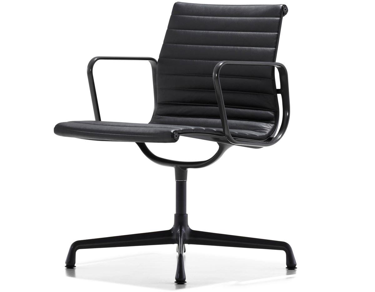 eames® aluminum group side chair