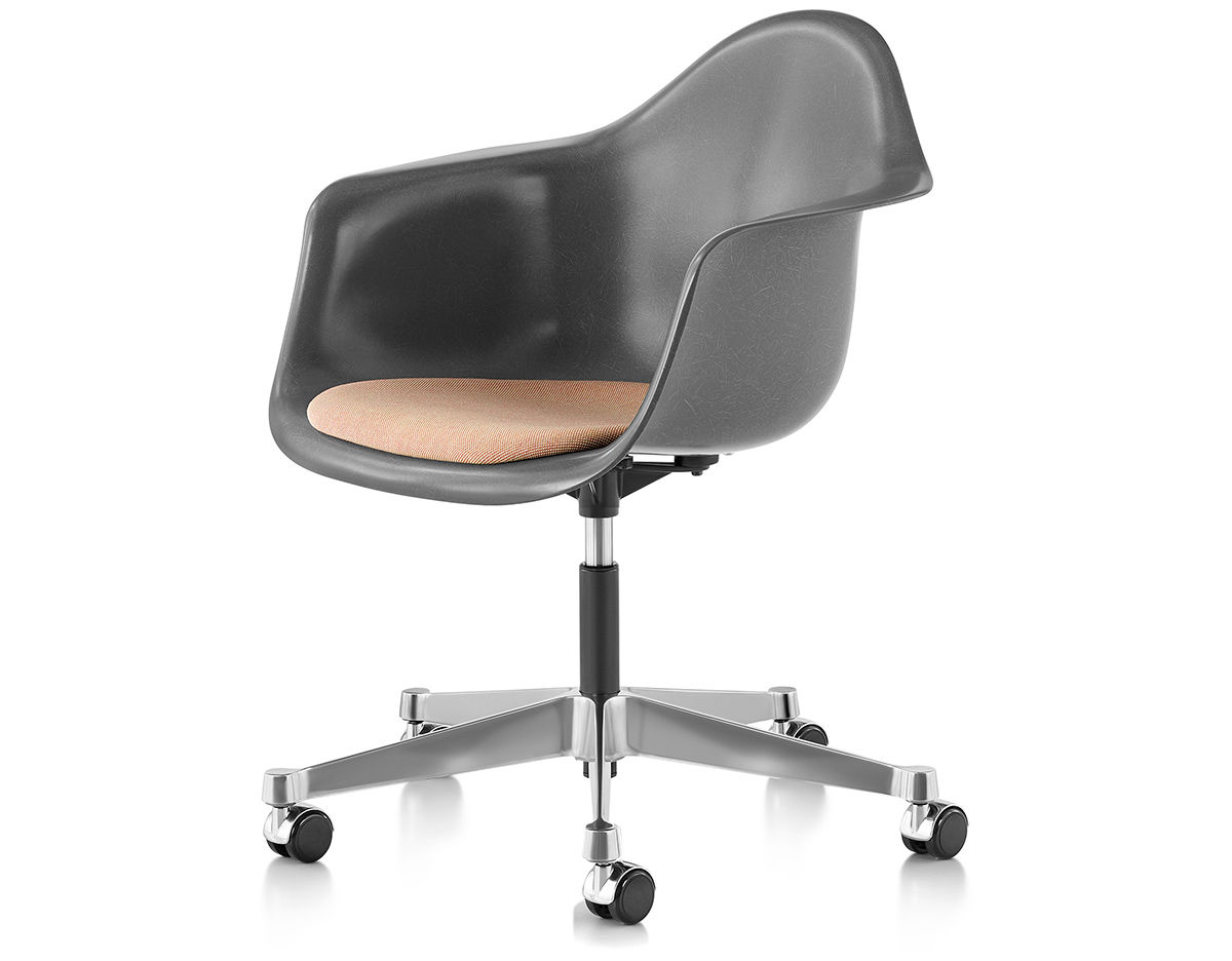 eames® armchair with task base