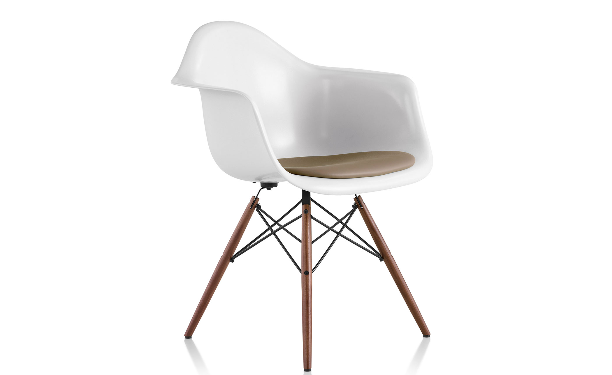 eames® dowel base armchair with seat pad