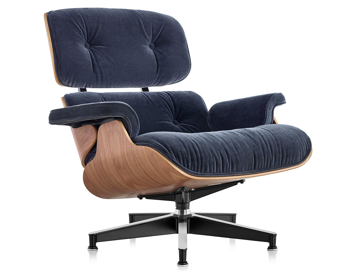 eames® lounge chair in mohair supreme