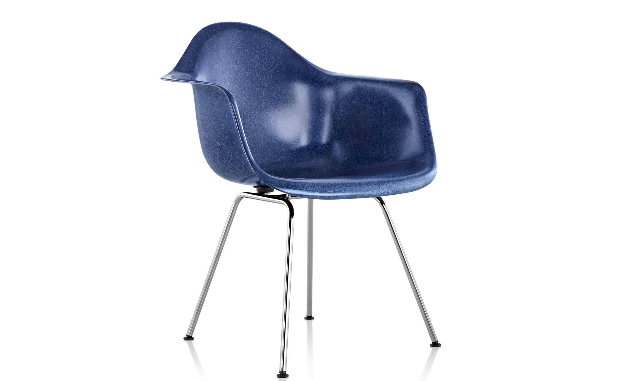 eames® molded fiberglass armchair with 4 leg base