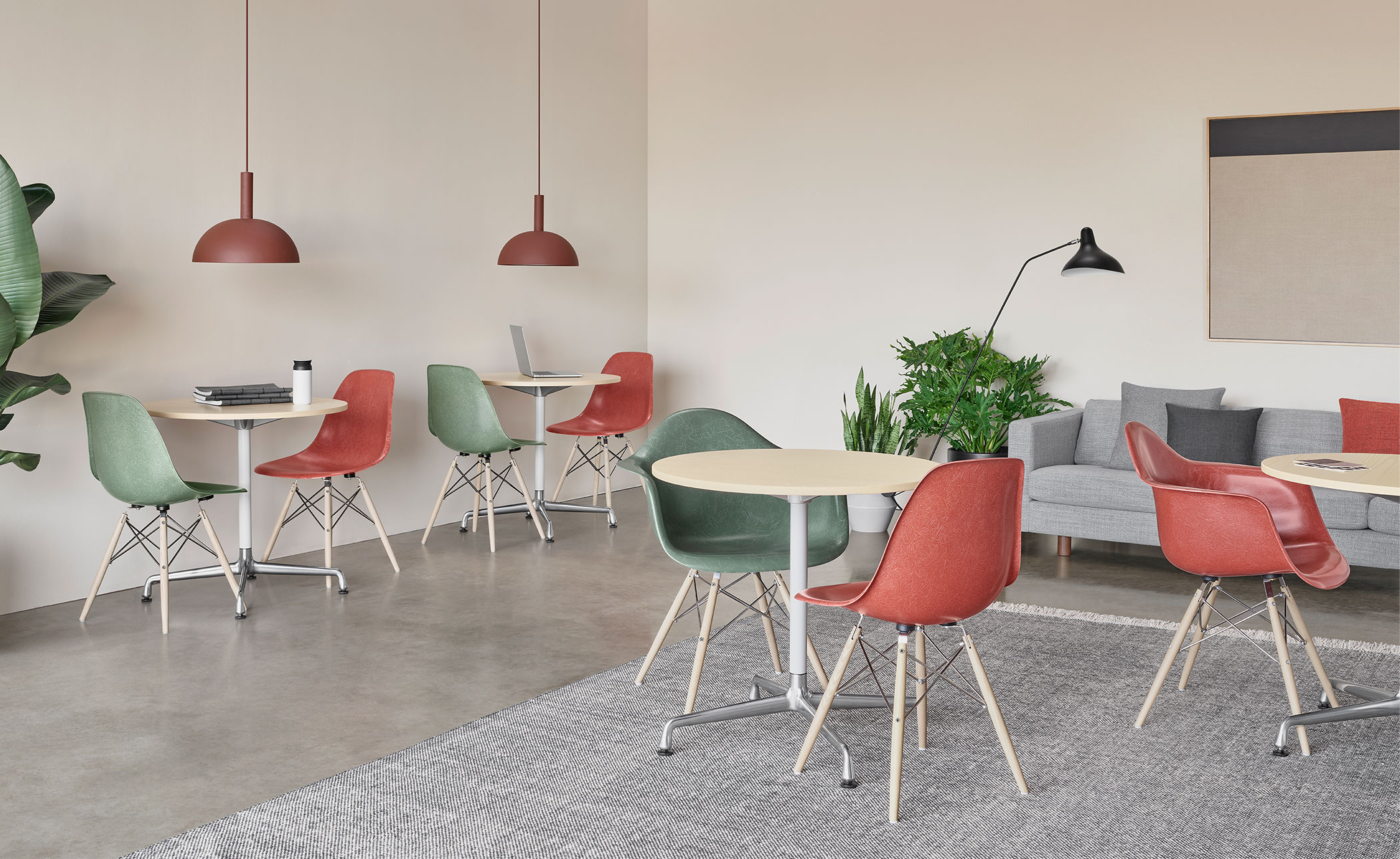 eames® molded fiberglass armchair with dowel base