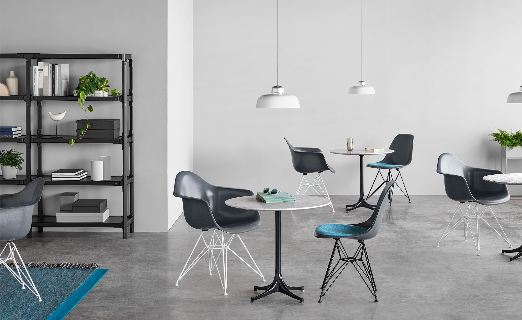 eames® molded fiberglass armchair with wire base