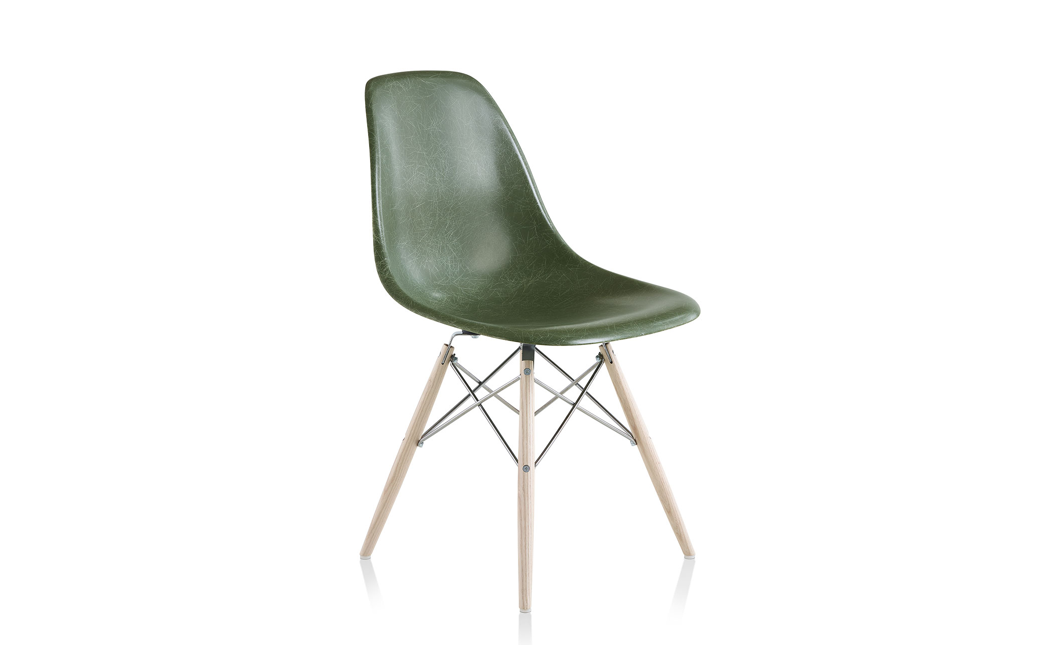 eames® molded fiberglass side chair with dowel base