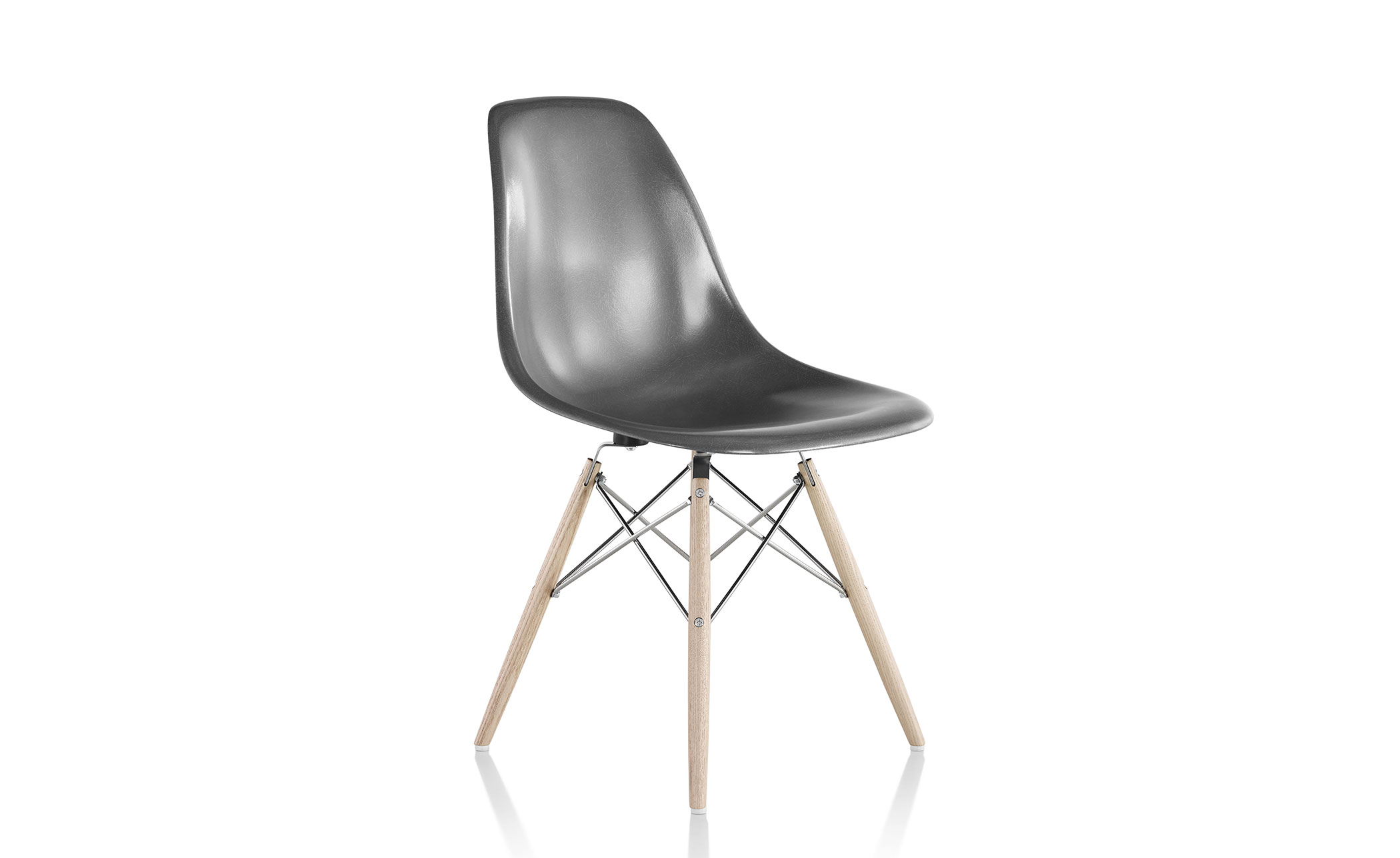 eames® molded fiberglass side chair with dowel base