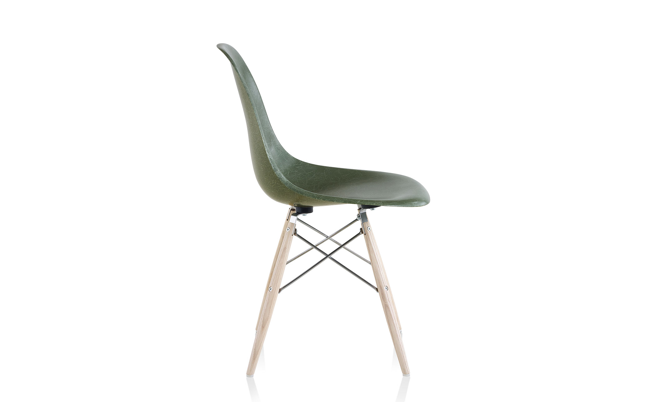 eames® molded fiberglass side chair with dowel base