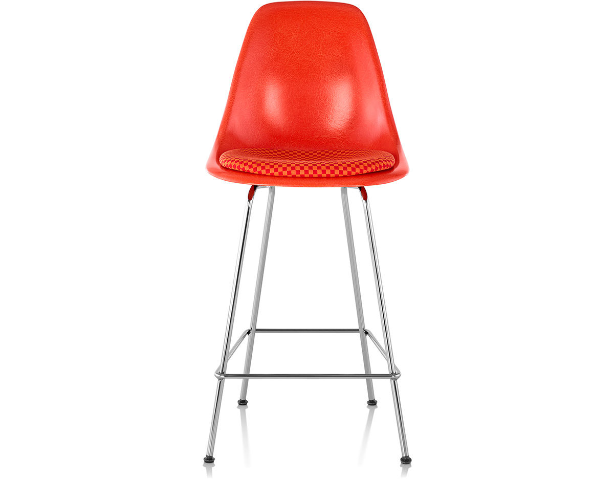 eames&reg; molded fiberglass stool with seat pad