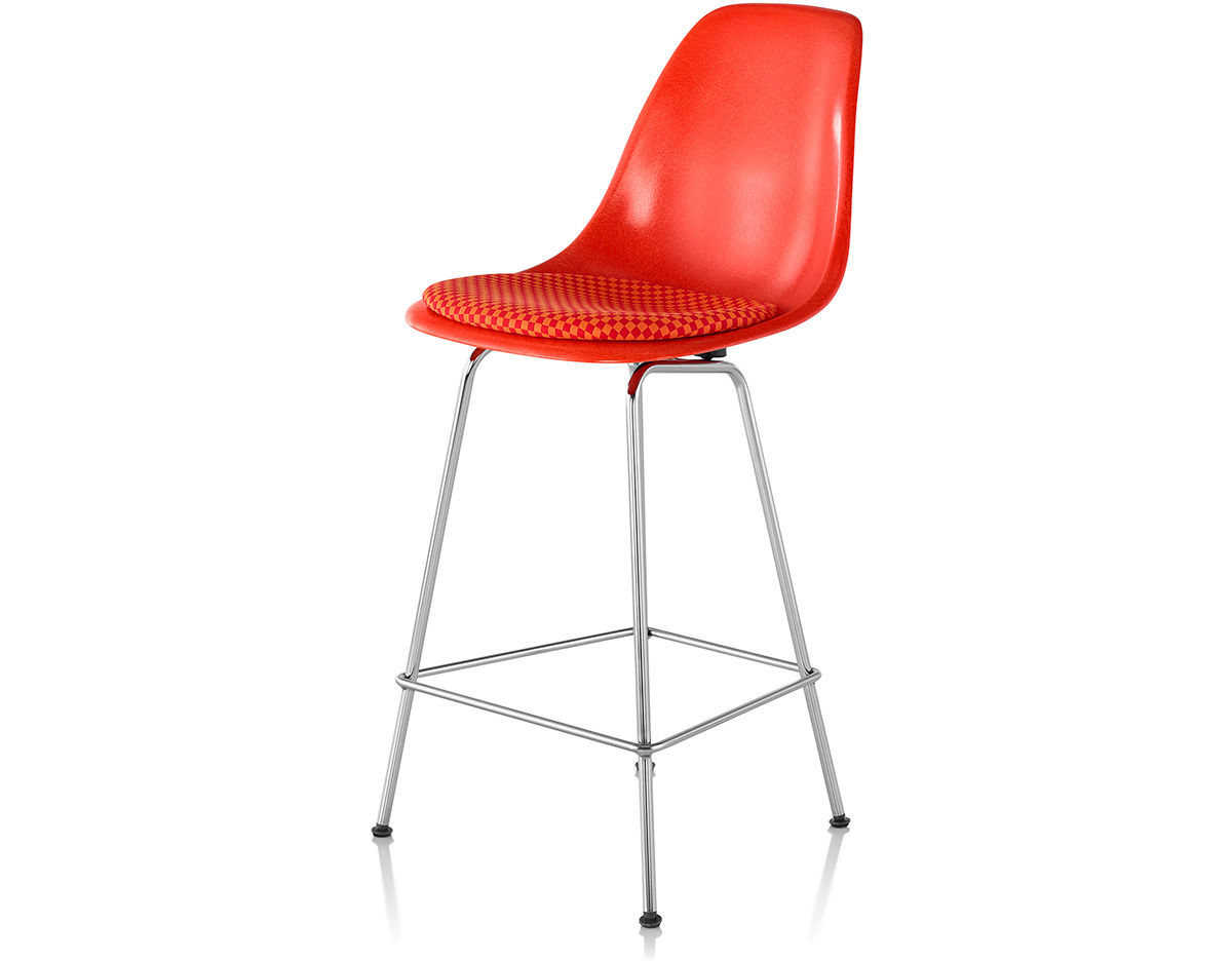 eames&reg; molded fiberglass stool with seat pad