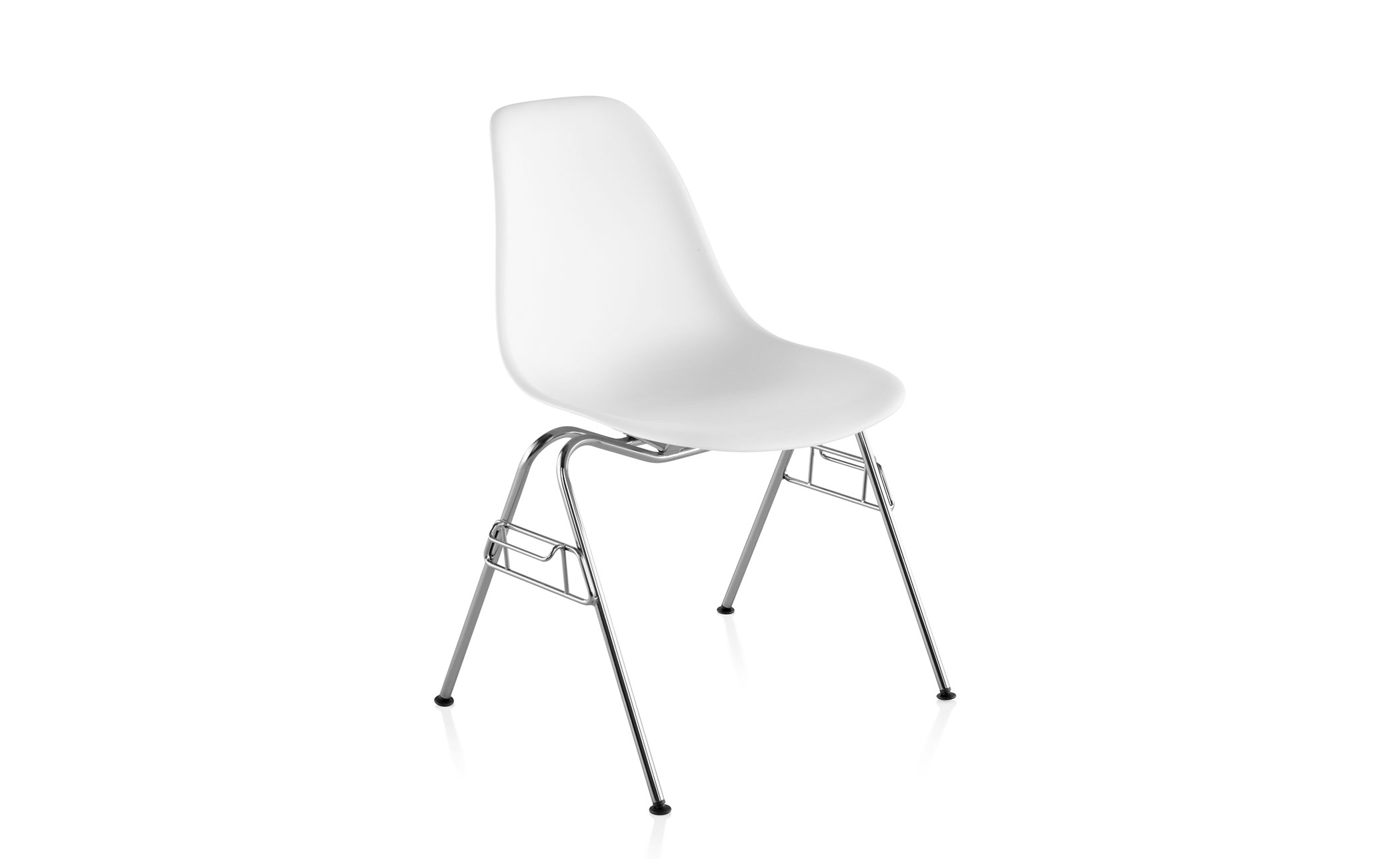 eames&reg; molded plastic side chair with stacking base