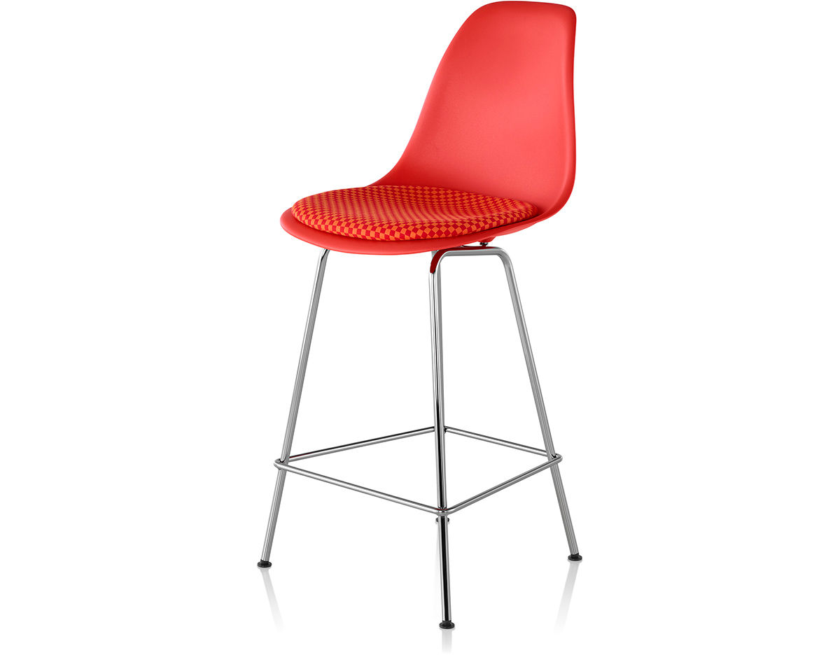 eames® molded plastic stool with seat pad