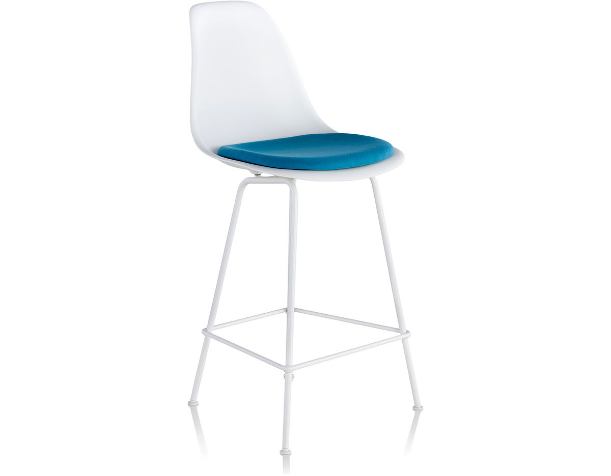 eames® molded plastic stool with seat pad