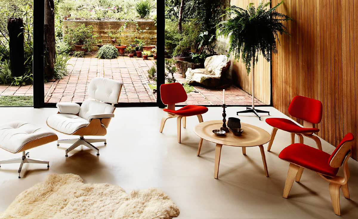 eames® molded plywood coffee table with wood base
