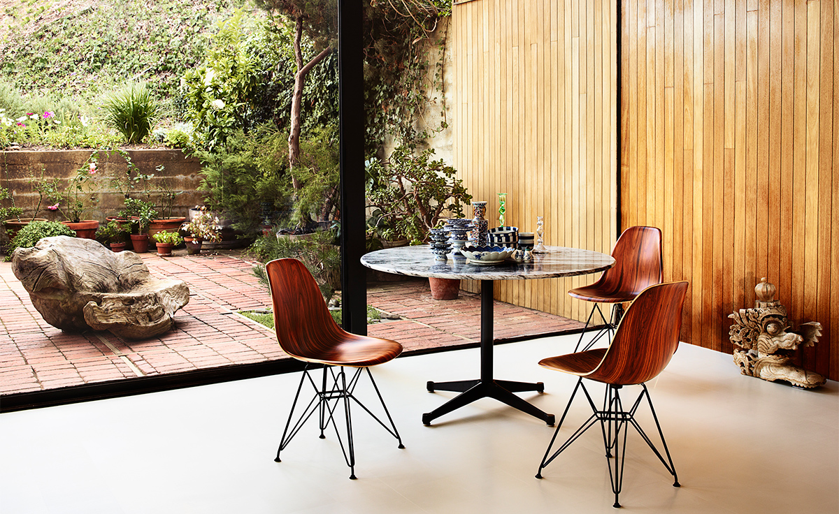 eames® molded wood side chair with wire base